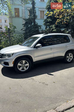 Позашляховик / Кросовер Volkswagen Tiguan 2016 в Харкові