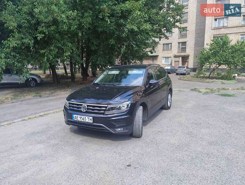 Внедорожник / Кроссовер Volkswagen Tiguan 2017 в Кривом Роге
