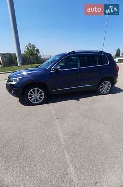 Позашляховик / Кросовер Volkswagen Tiguan 2012 в Харкові