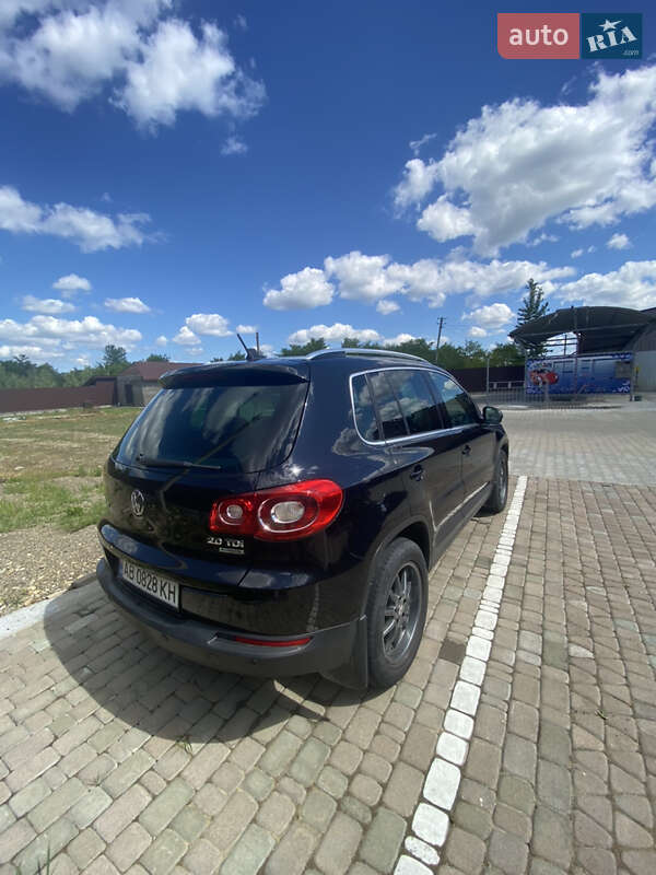 Внедорожник / Кроссовер Volkswagen Tiguan 2011 в Черновцах