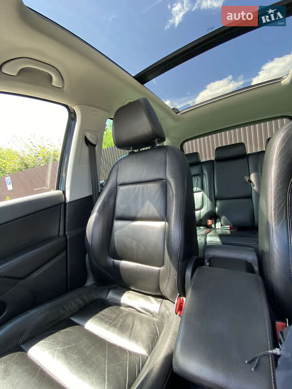 Внедорожник / Кроссовер Volkswagen Tiguan 2011 в Черновцах