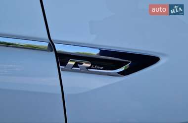 Внедорожник / Кроссовер Volkswagen Tiguan 2018 в 