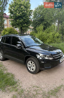 Внедорожник / Кроссовер Volkswagen Tiguan 2015 в Коростене