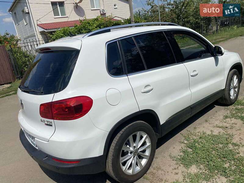 Внедорожник / Кроссовер Volkswagen Tiguan 2015 в Лозовой