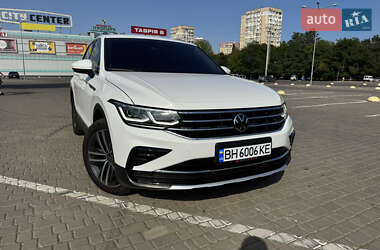 Внедорожник / Кроссовер Volkswagen Tiguan 2022 в Одессе