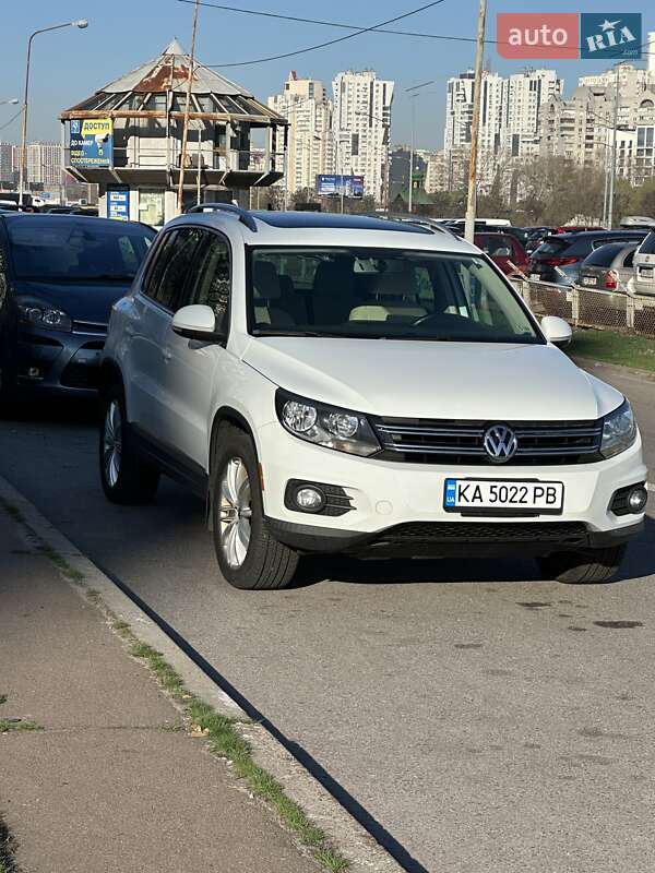 Внедорожник / Кроссовер Volkswagen Tiguan 2015 в Киеве