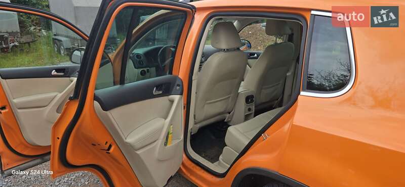 Внедорожник / Кроссовер Volkswagen Tiguan 2015 в Львове