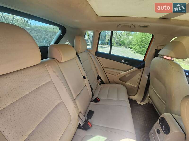 Внедорожник / Кроссовер Volkswagen Tiguan 2015 в Львове