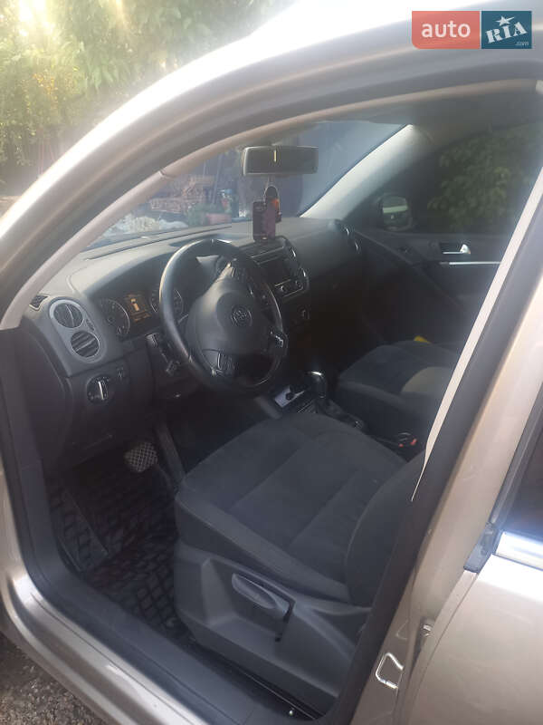 Позашляховик / Кросовер Volkswagen Tiguan 2011 в Дніпрі
