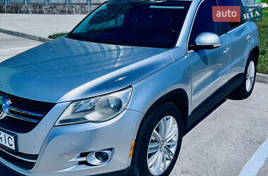 Внедорожник / Кроссовер Volkswagen Tiguan 2011 в 