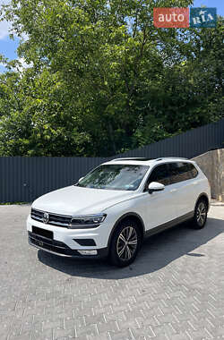 Внедорожник / Кроссовер Volkswagen Tiguan 2017 в Виннице