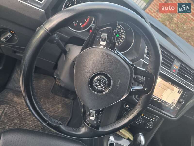 Внедорожник / Кроссовер Volkswagen Tiguan 2017 в Львове