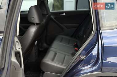 Позашляховик / Кросовер Volkswagen Tiguan 2016 в 