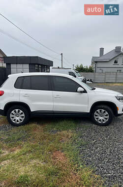 Позашляховик / Кросовер Volkswagen Tiguan 2013 в 