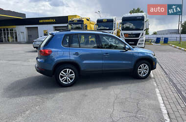 Позашляховик / Кросовер Volkswagen Tiguan 2016 в 
