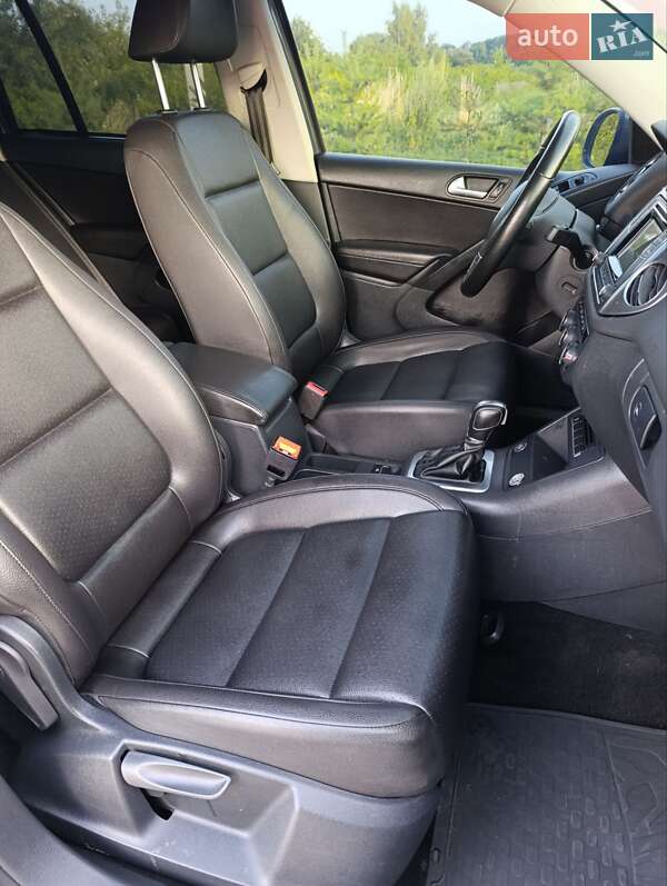 Позашляховик / Кросовер Volkswagen Tiguan 2016 в Львові