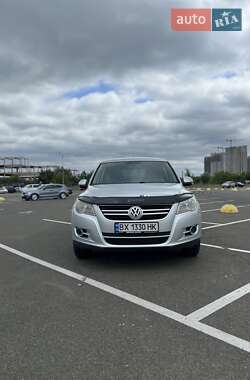Внедорожник / Кроссовер Volkswagen Tiguan 2010 в Киеве