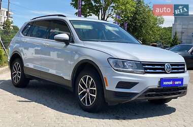 Внедорожник / Кроссовер Volkswagen Tiguan 2018 в 