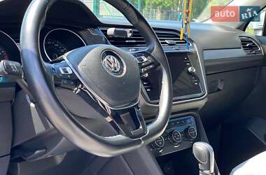 Внедорожник / Кроссовер Volkswagen Tiguan 2018 в 