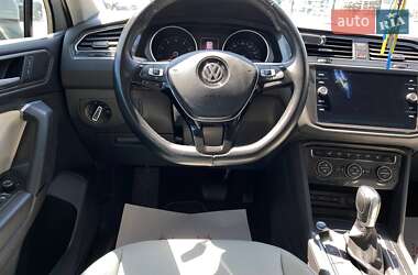Внедорожник / Кроссовер Volkswagen Tiguan 2018 в 