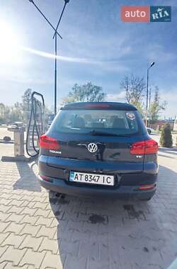 Внедорожник / Кроссовер Volkswagen Tiguan 2016 в 