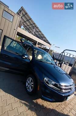 Внедорожник / Кроссовер Volkswagen Tiguan 2016 в 