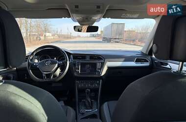 Внедорожник / Кроссовер Volkswagen Tiguan 2016 в 