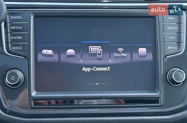 Внедорожник / Кроссовер Volkswagen Tiguan 2016 в 