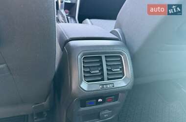 Внедорожник / Кроссовер Volkswagen Tiguan 2016 в 