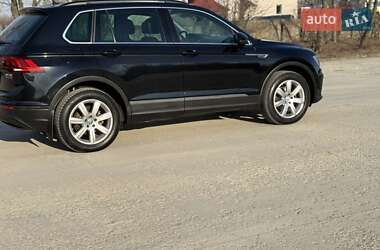 Внедорожник / Кроссовер Volkswagen Tiguan 2016 в 