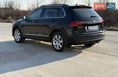 Внедорожник / Кроссовер Volkswagen Tiguan 2016 в 