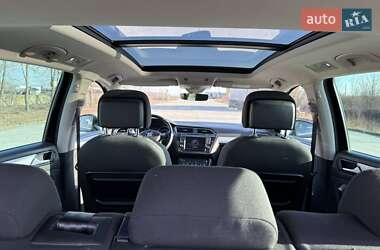 Внедорожник / Кроссовер Volkswagen Tiguan 2016 в 