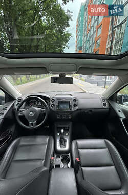 Позашляховик / Кросовер Volkswagen Tiguan 2016 в 