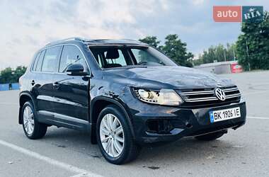 Внедорожник / Кроссовер Volkswagen Tiguan 2016 в Белогородке