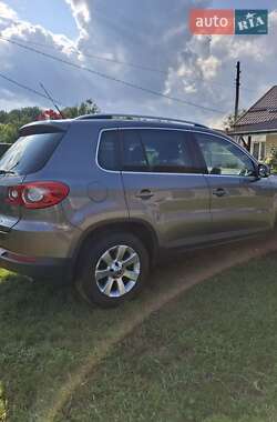 Внедорожник / Кроссовер Volkswagen Tiguan 2009 в 