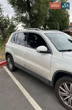 Позашляховик / Кросовер Volkswagen Tiguan 2015 в Києві