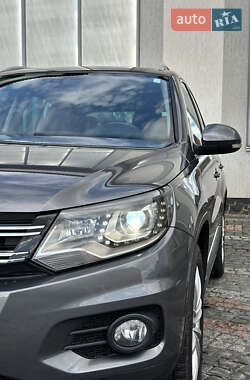 Позашляховик / Кросовер Volkswagen Tiguan 2016 в 