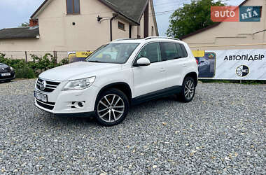 Позашляховик / Кросовер Volkswagen Tiguan 2009 в Чернівцях