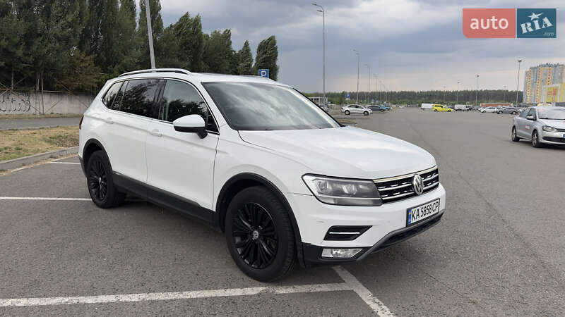 Позашляховик / Кросовер Volkswagen Tiguan 2017 в Києві фото 6 Позашляховик / Кросовер Volkswagen Tiguan 2017 в Києві