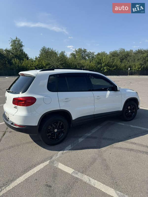 Внедорожник / Кроссовер Volkswagen Tiguan 2017 в Запорожье