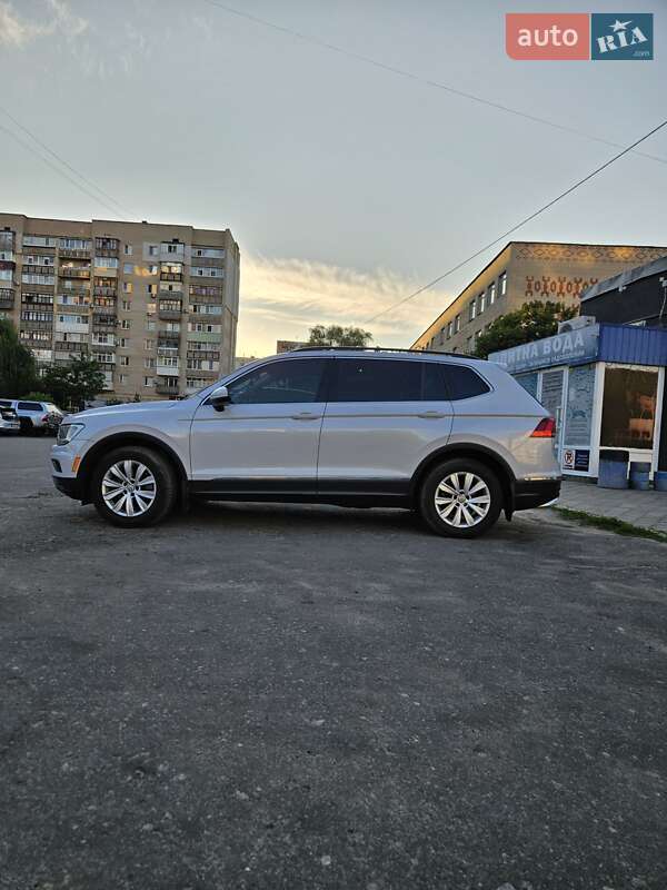 Внедорожник / Кроссовер Volkswagen Tiguan 2018 в Сумах