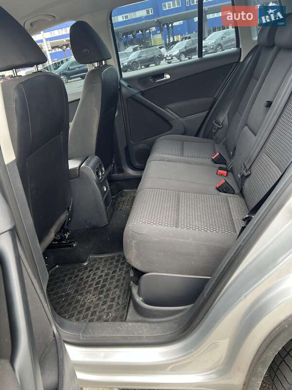Внедорожник / Кроссовер Volkswagen Tiguan 2010 в Киеве