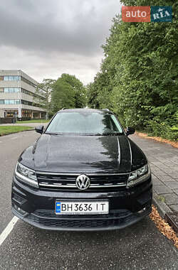 Внедорожник / Кроссовер Volkswagen Tiguan 2018 в Одессе