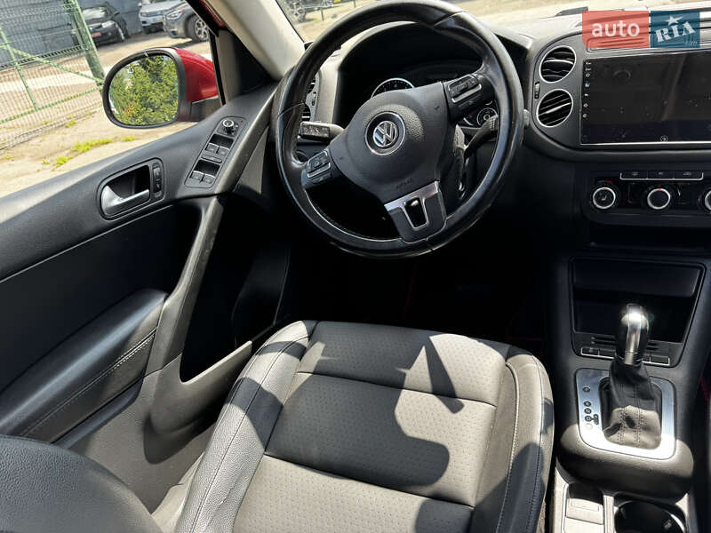 Позашляховик / Кросовер Volkswagen Tiguan 2012 в Чернігові