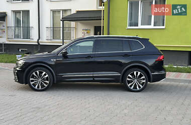 Внедорожник / Кроссовер Volkswagen Tiguan 2018 в 