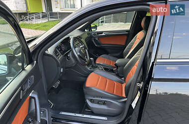 Внедорожник / Кроссовер Volkswagen Tiguan 2018 в 