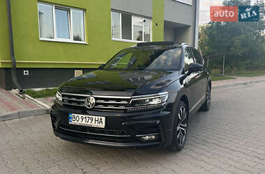 Внедорожник / Кроссовер Volkswagen Tiguan 2018 в 