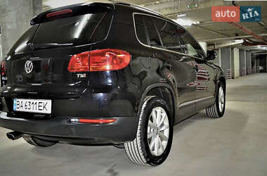 Внедорожник / Кроссовер Volkswagen Tiguan 2016 в 
