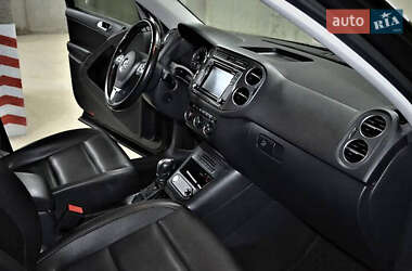 Внедорожник / Кроссовер Volkswagen Tiguan 2016 в 