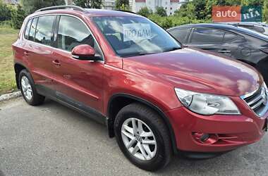 Внедорожник / Кроссовер Volkswagen Tiguan 2010 в Киеве